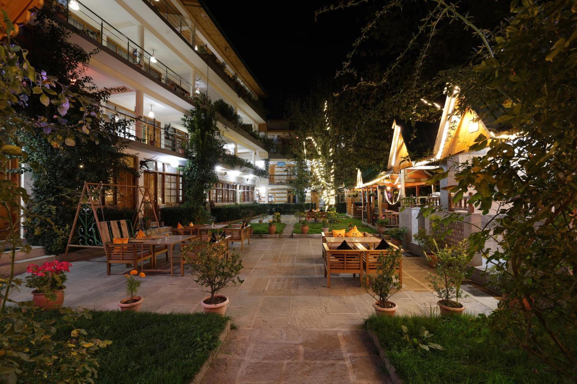 Hotel Hide-In Old Manali Exterior foto